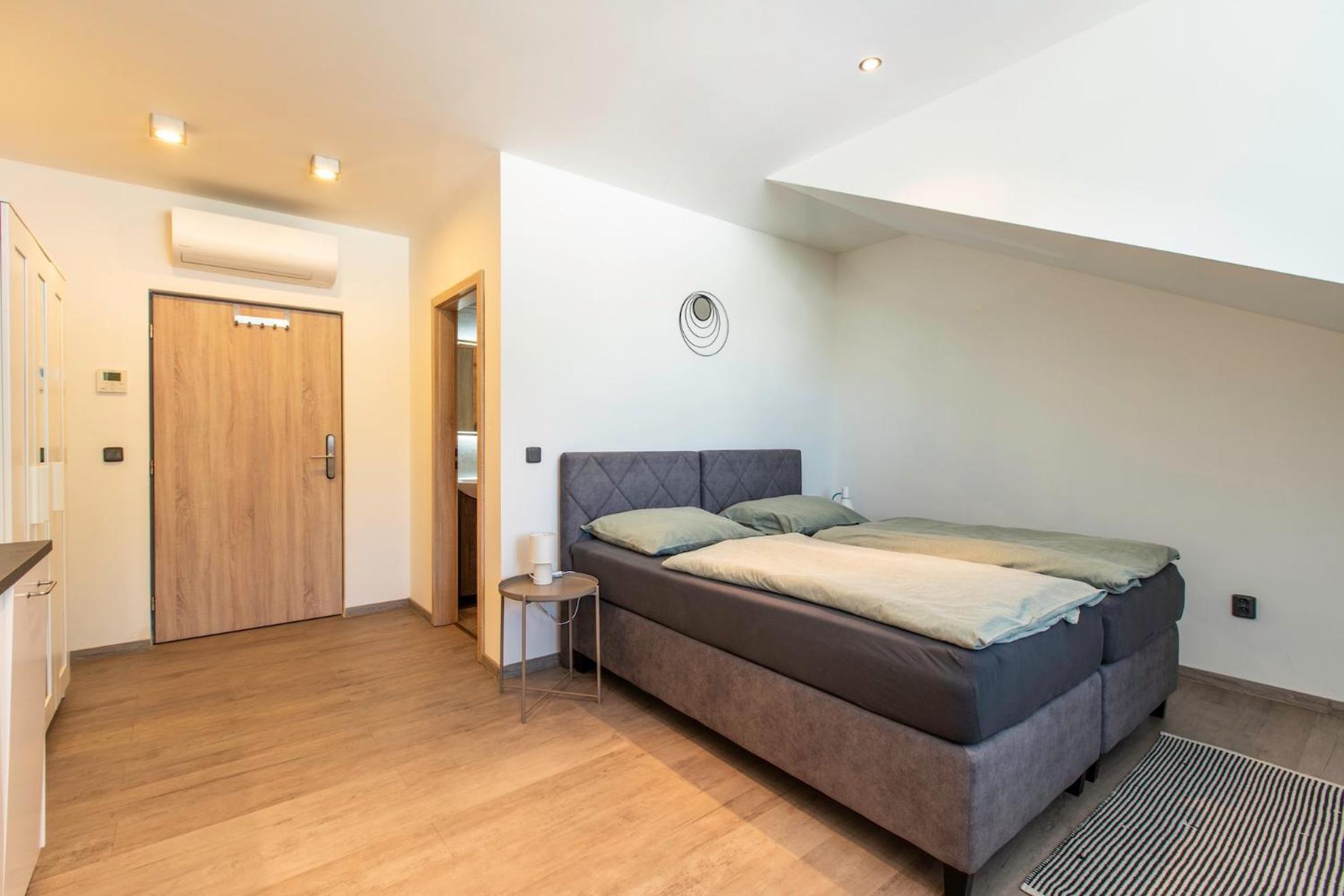 Restaurace Hotel Praha Nizbor ภายนอก รูปภาพ