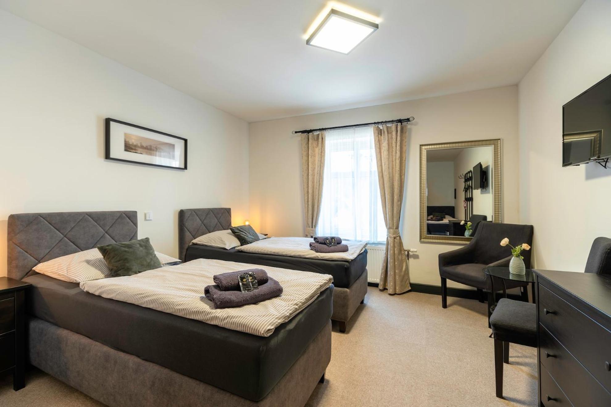Restaurace Hotel Praha Nizbor ภายนอก รูปภาพ