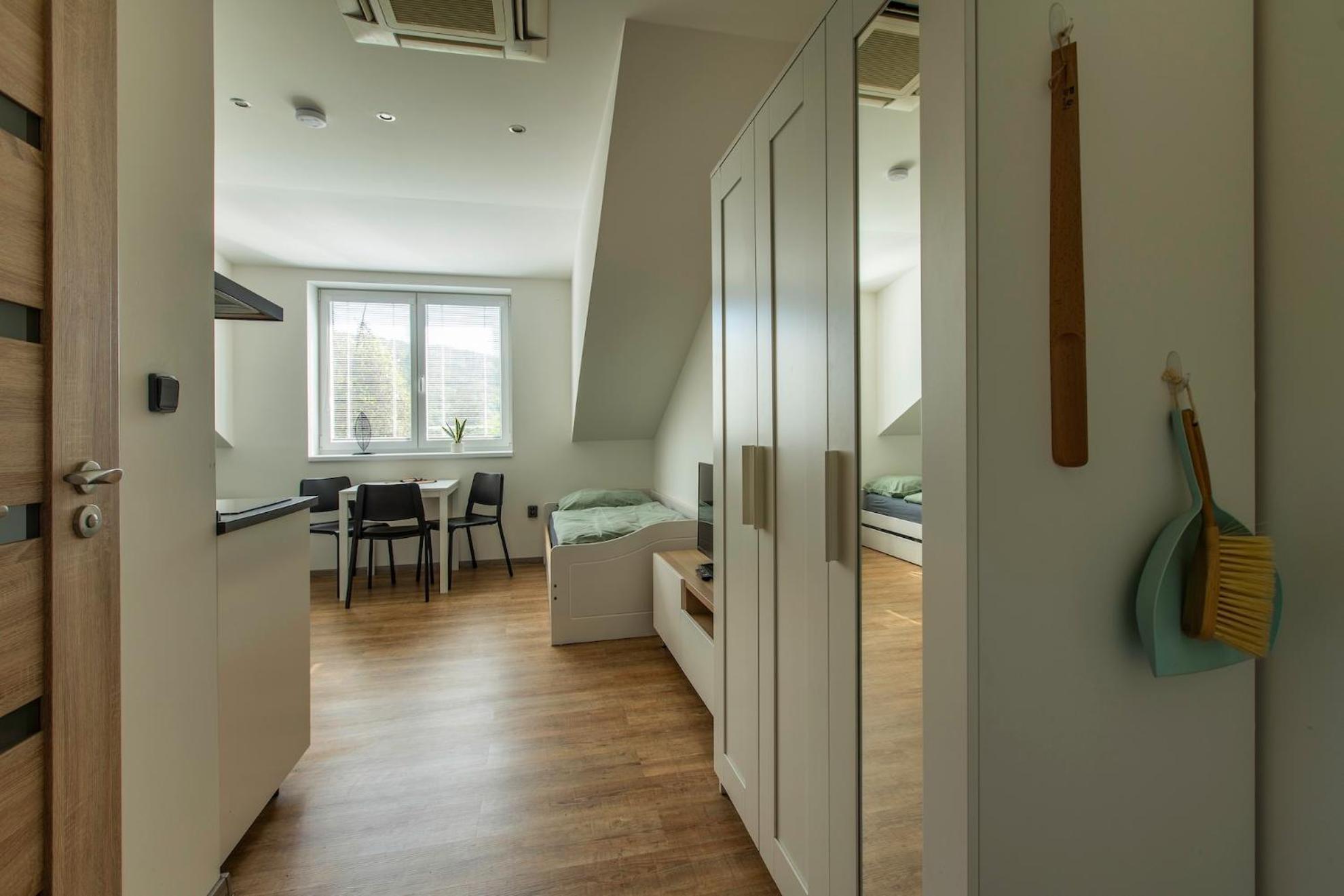 Restaurace Hotel Praha Nizbor ภายนอก รูปภาพ